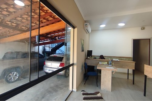 Sobrado com vista panorâmica e 4 dormitórios sendo duas suítes  no Jardim Itacolomy