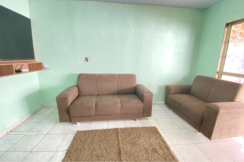 Casa com Dois Dormitórios em Avenida