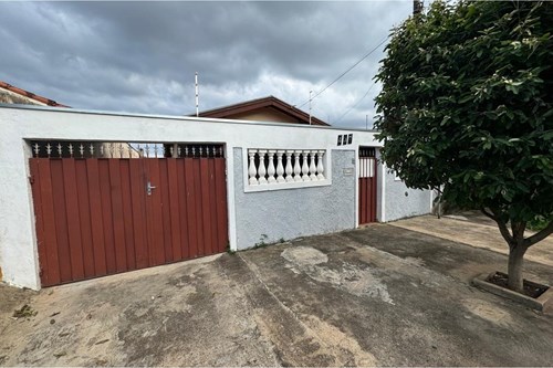 Casa com Três Dormitórios