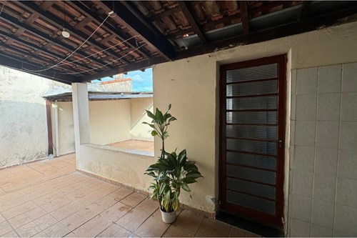 Casa com Três Dormitórios