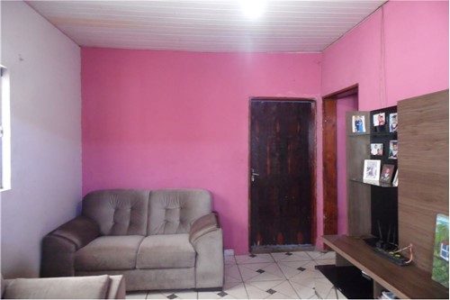 IMÓVEL DE ESQUINA COM TRÊS DORMITÓRIOS E PONTO COMERCIAL