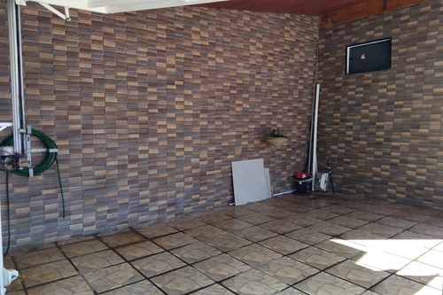 Casa de dois dormitórios Jd Suécia I