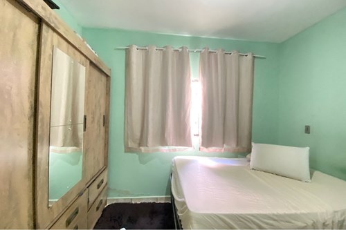 Casa com Dois Dormitórios em Avenida