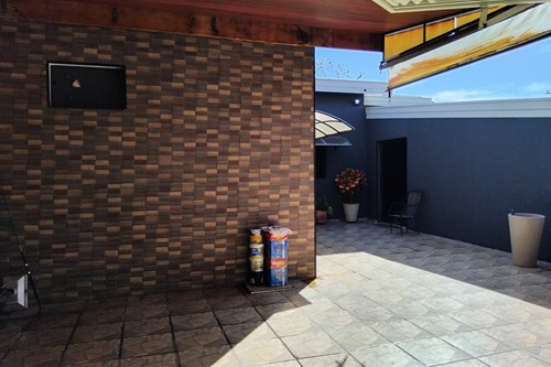 Casa de dois dormitórios Jd Suécia I