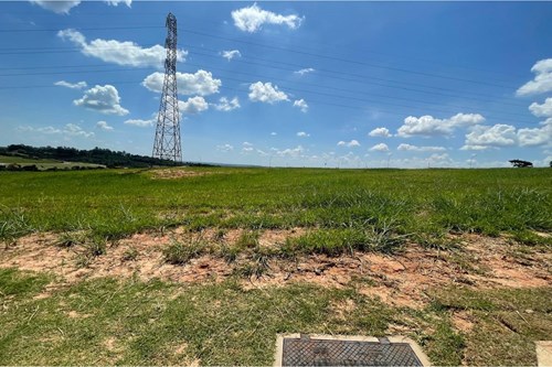 TERRENO NO CONDOMINIO RESIDENCIAL FLOR D`ALDEIA MOGI MIRIM ACEITA PERMUTA CARRO E UMA PARTE EM DINHEIRO