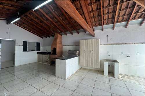 CASA A VENDA COM AREA COMERCIAL NOVA CANNAA MOGI GUAÇU