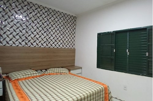 "Charmosa Casa de Campo em Chácara Santa Felicidade"