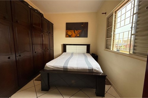 Sobrado dois dormitórios mais edícula na São Carlos