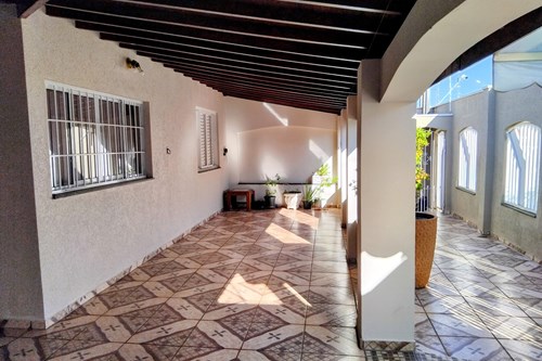 "Descubra Sua Casa dos Sonhos no Jardim Novo II"