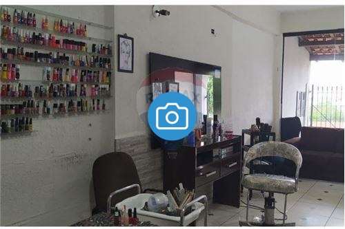 Sobrado quatro quartos, mais três casinhas para investimento