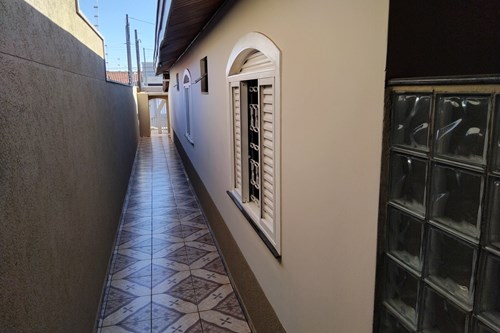 "Descubra Sua Casa dos Sonhos no Jardim Novo II"