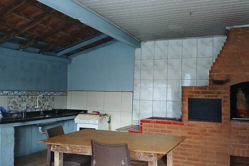 "Charmosa Casa de Campo em Chácara Santa Felicidade"