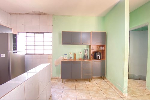 Casa com Dois Dormitórios em Avenida