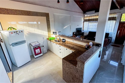 Sobrado com vista panorâmica e 4 dormitórios sendo duas suítes  no Jardim Itacolomy