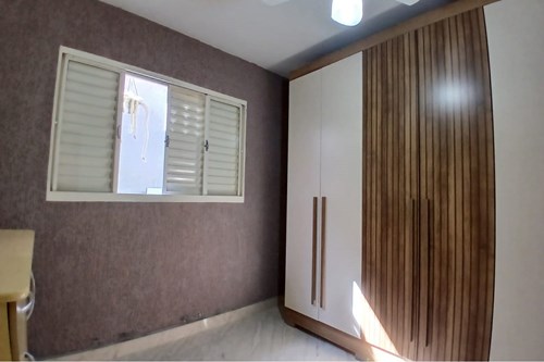 Casa de Vila Reformada no Parque Ypê Amarelo