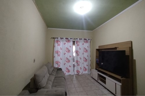 Casa com quadro dormitórios e ponto comercial