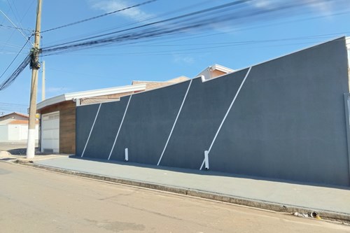 Casa de dois dormitórios Jd Suécia I