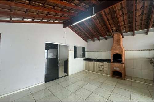 CASA A VENDA COM AREA COMERCIAL NOVA CANNAA MOGI GUAÇU