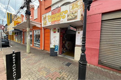 Prédio comercial no centro de Itapira SP