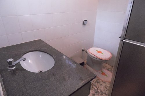 Casa três quartos e três banheiros no Zaniboni II