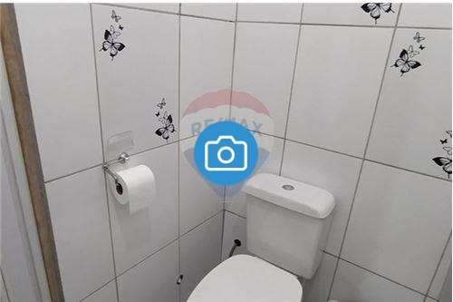 Sobrado quatro quartos, mais três casinhas para investimento