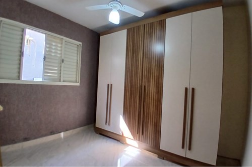 Casa de Vila Reformada no Parque Ypê Amarelo