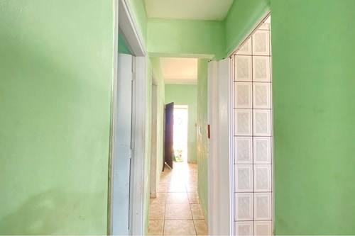 Casa com Dois Dormitórios em Avenida