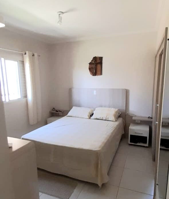 Sua Oportunidade de Morar em Águas de Lindóia está Aqui! Linda residência em Condomínio Fechado.