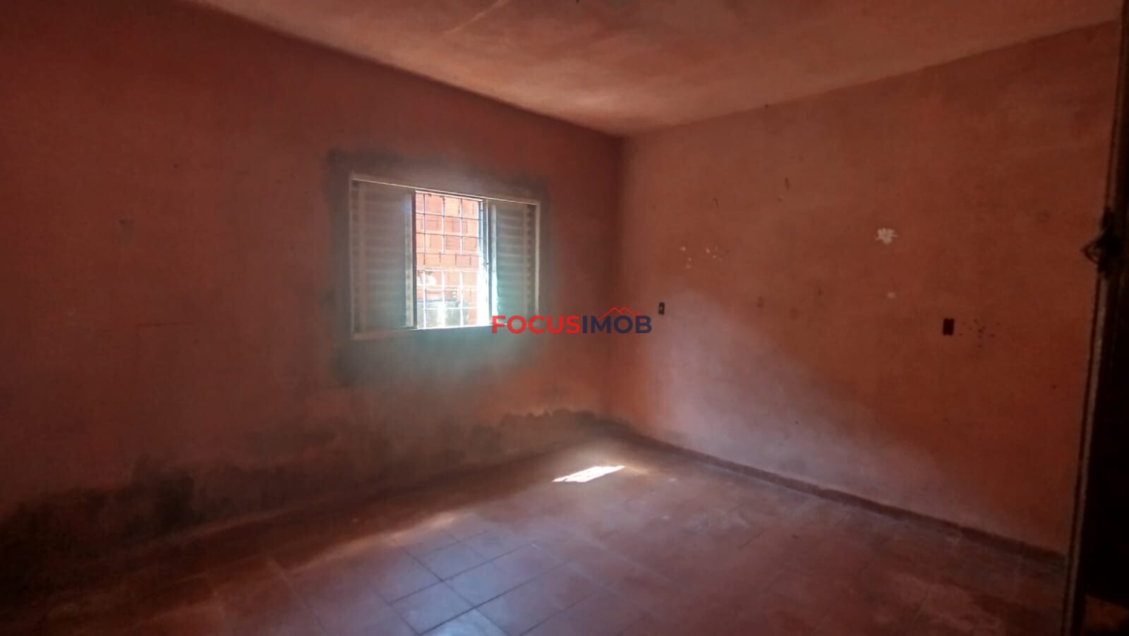 Casa para reforma em Avenida principal Jardim Novo - terreno 300m2