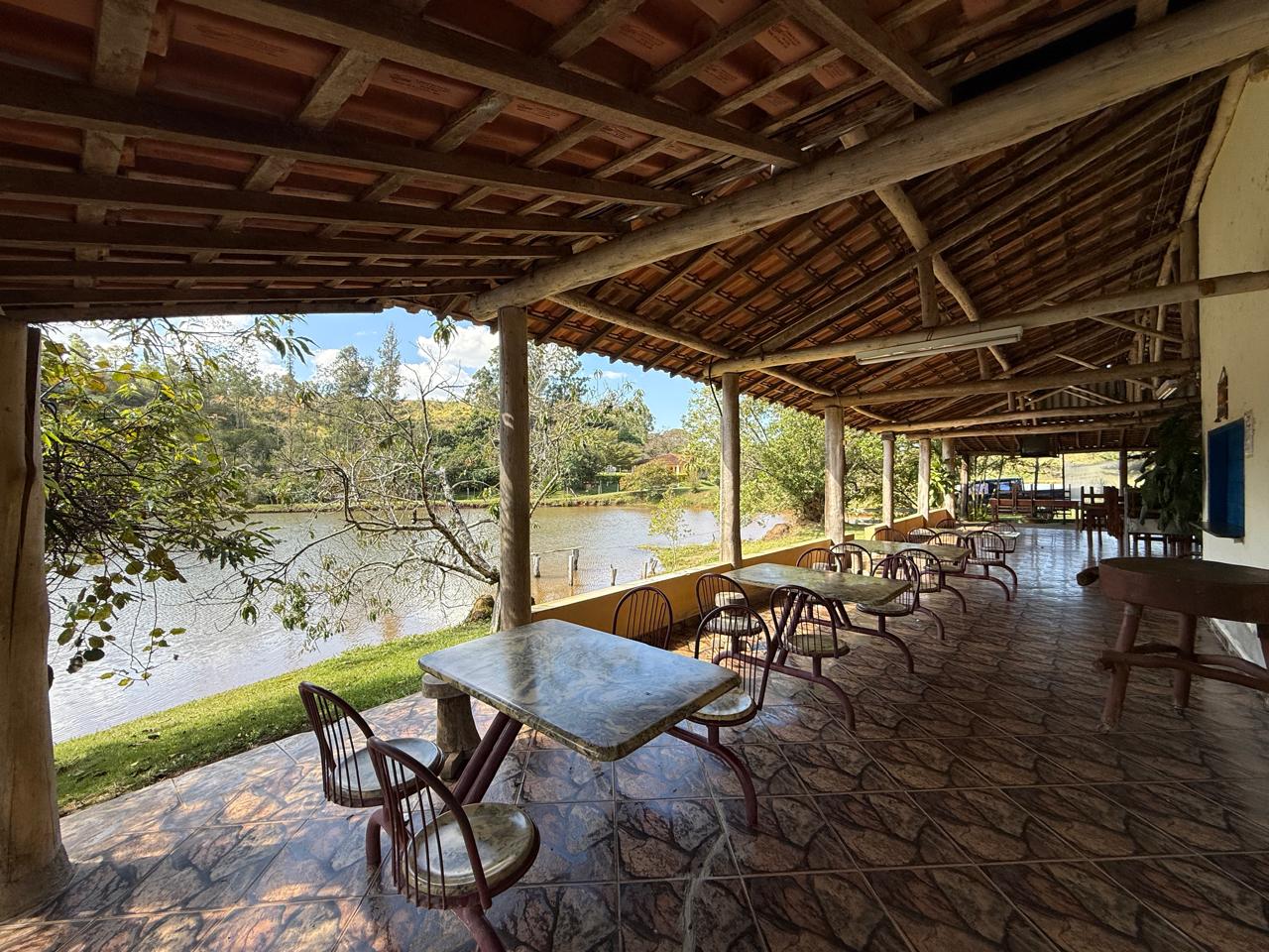 Pesqueiro em pleno funcionamento