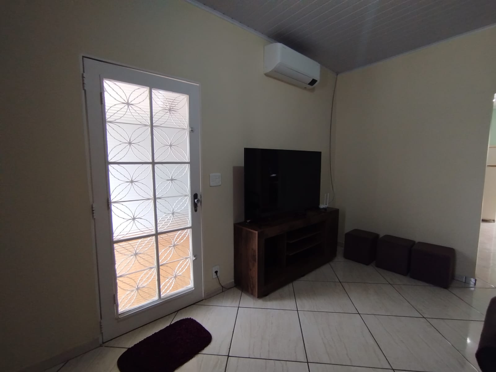 Casa dois dormitórios Vila Paraíso