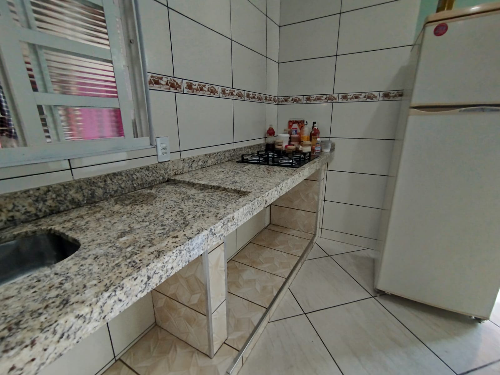 Casa dois dormitórios Vila Paraíso