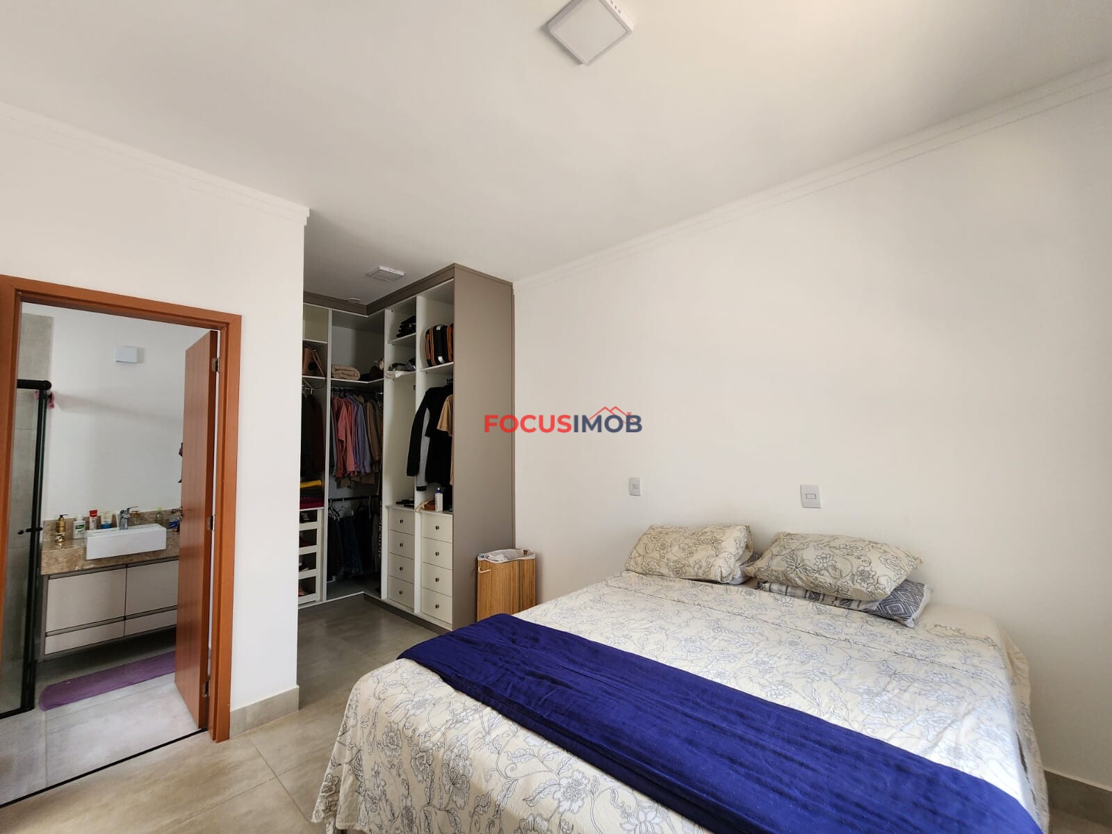 Casa à Venda – 3 Dormitórios com Suíte | Excelente Localização