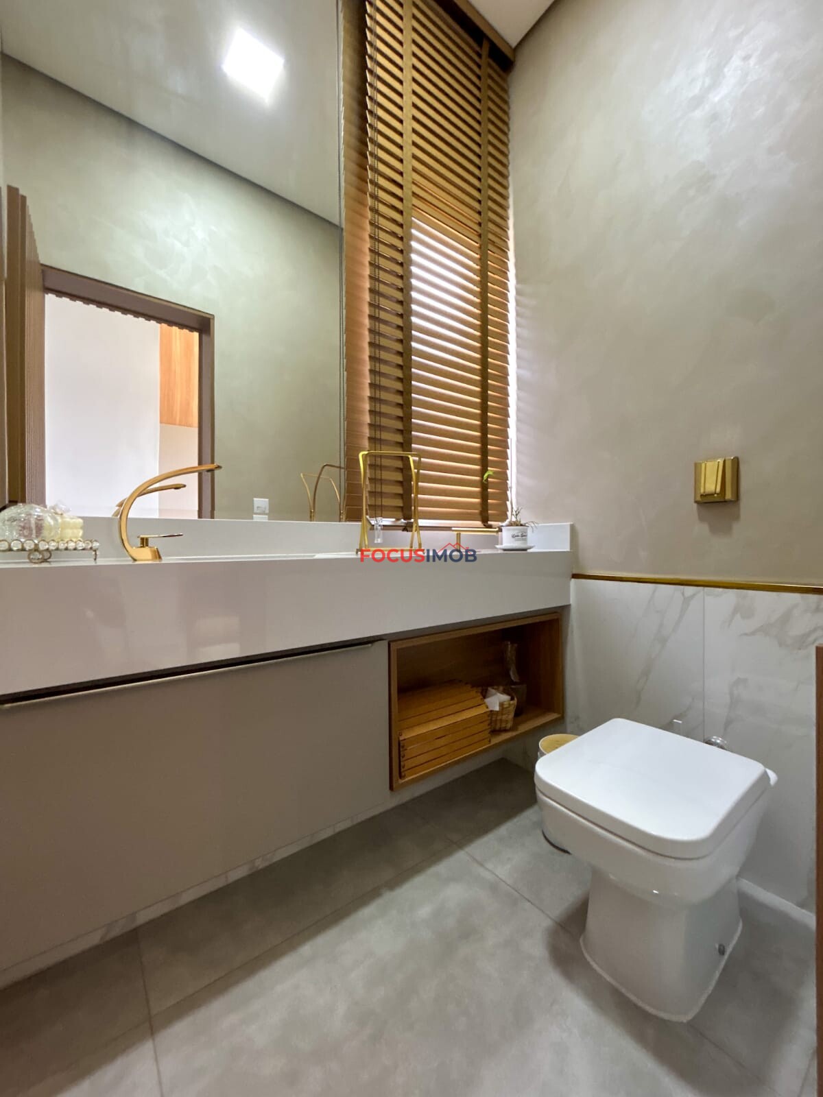 Casa térrea moderna com 3 Dormitórios em Condomínio