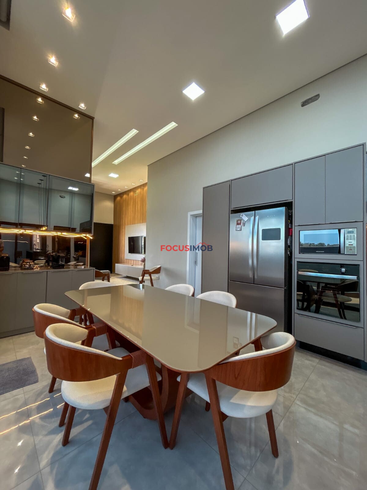 Casa térrea moderna com 3 Dormitórios em Condomínio