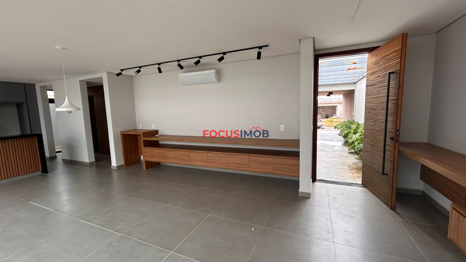 🏡✨ RESIDÊNCIA DE ALTO PADRÃO PARA LOCAÇÃO – CONDOMÍNIO CALIFÓRNIA | ESTIVA GERBI/SP