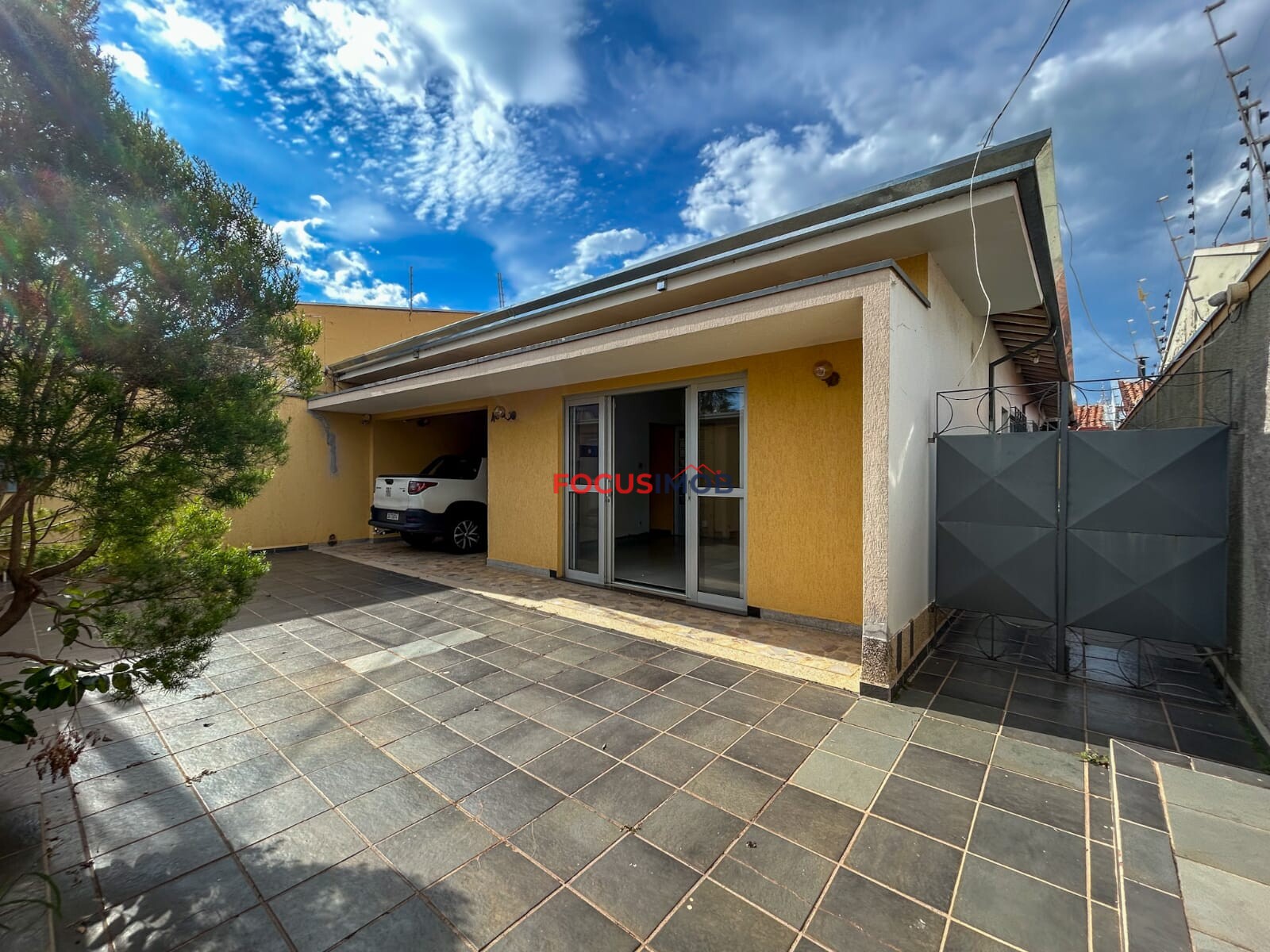 Casa Ampla com Edícula