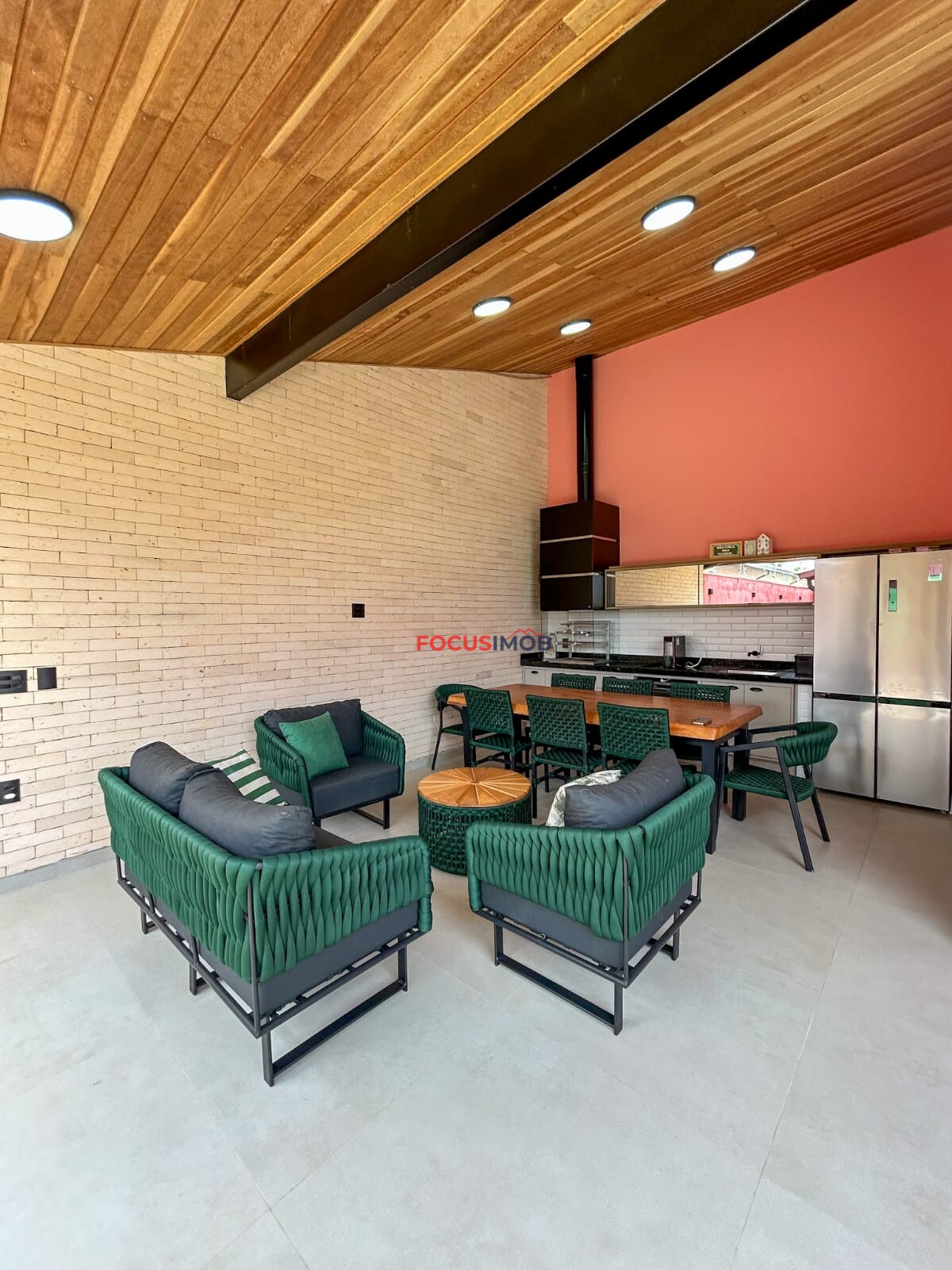 Excelente Oportunidade! Casa com Piscina e Área de Lazer