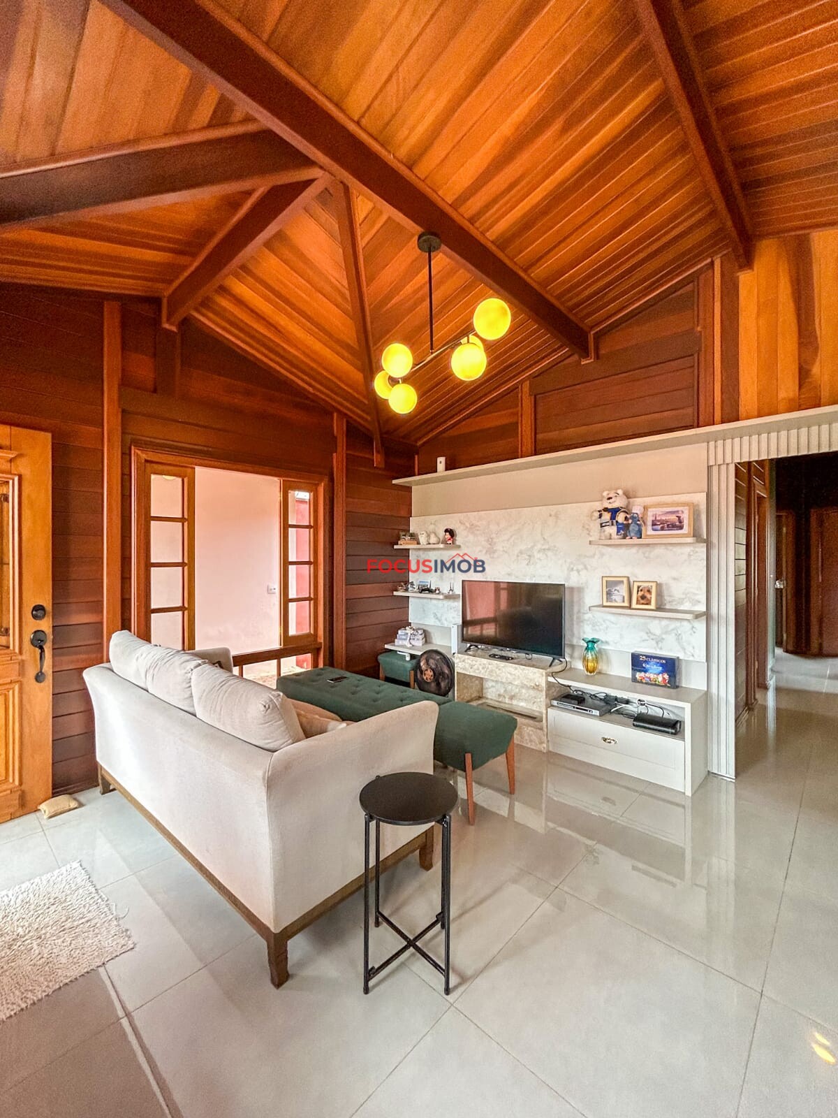 Excelente Oportunidade! Casa com Piscina e Área de Lazer
