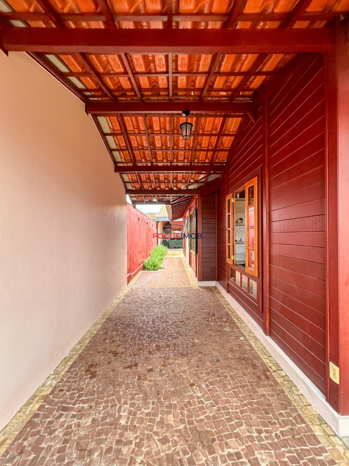 Excelente Oportunidade! Casa com Piscina e Área de Lazer