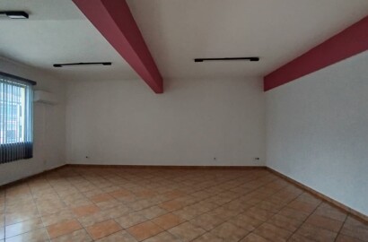 SALA COMERCIAL DISPONÍVEL PARA LOCAÇÃO – REGIÃO CENTRAL