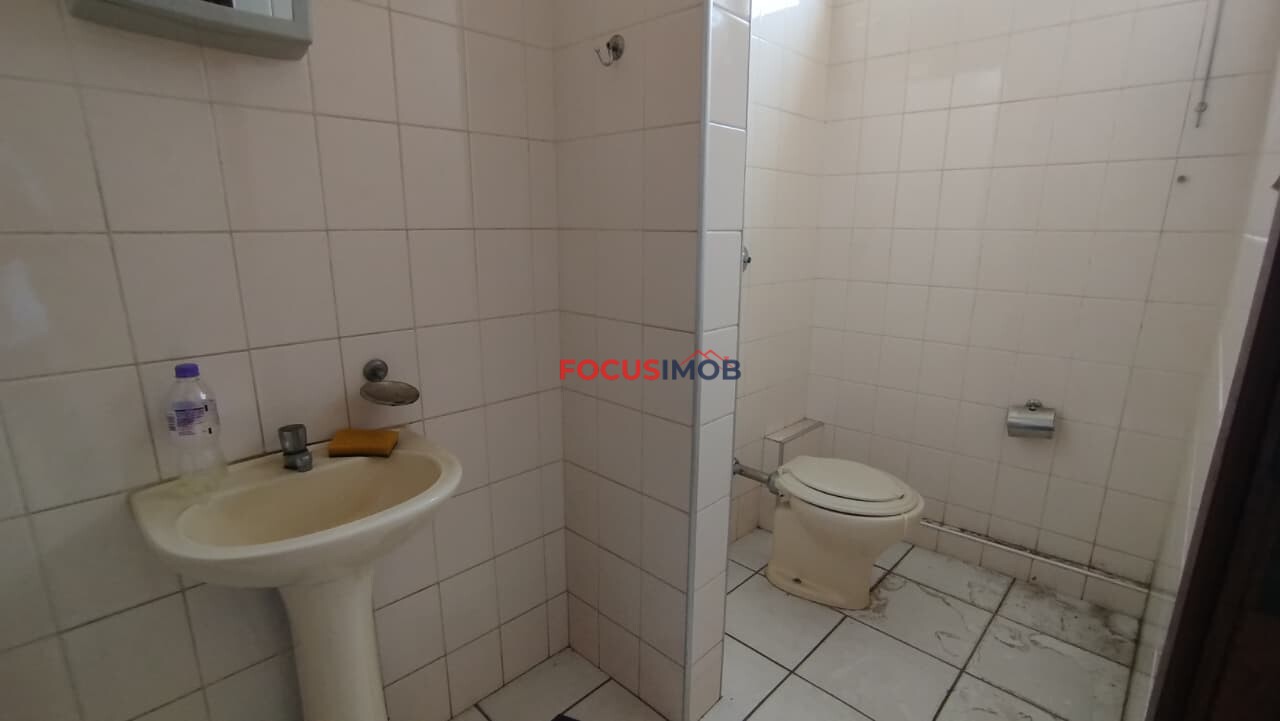 SALA COMERCIAL DISPONÍVEL PARA LOCAÇÃO – REGIÃO CENTRAL