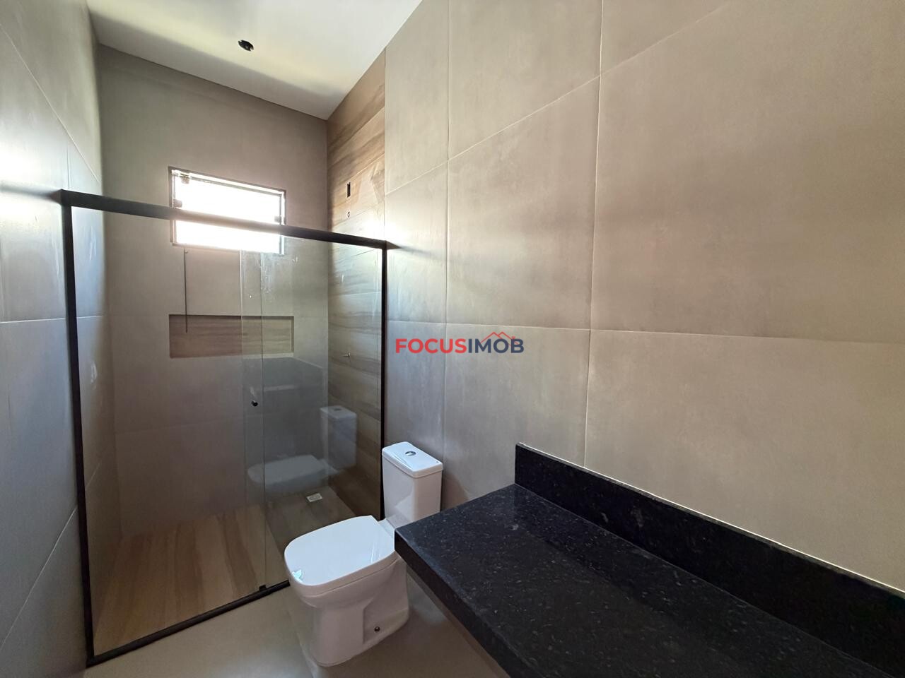 CASA À VENDA CONDOMÍNIO TERRAS DA CACHOEIRA ESTUDA POSSIBILIDADE DE PERMUTA EM APARTAMENTO.