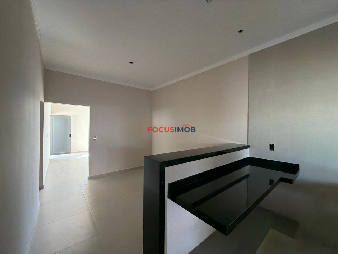 CASA À VENDA CONDOMÍNIO TERRAS DA CACHOEIRA ESTUDA POSSIBILIDADE DE PERMUTA EM APARTAMENTO.