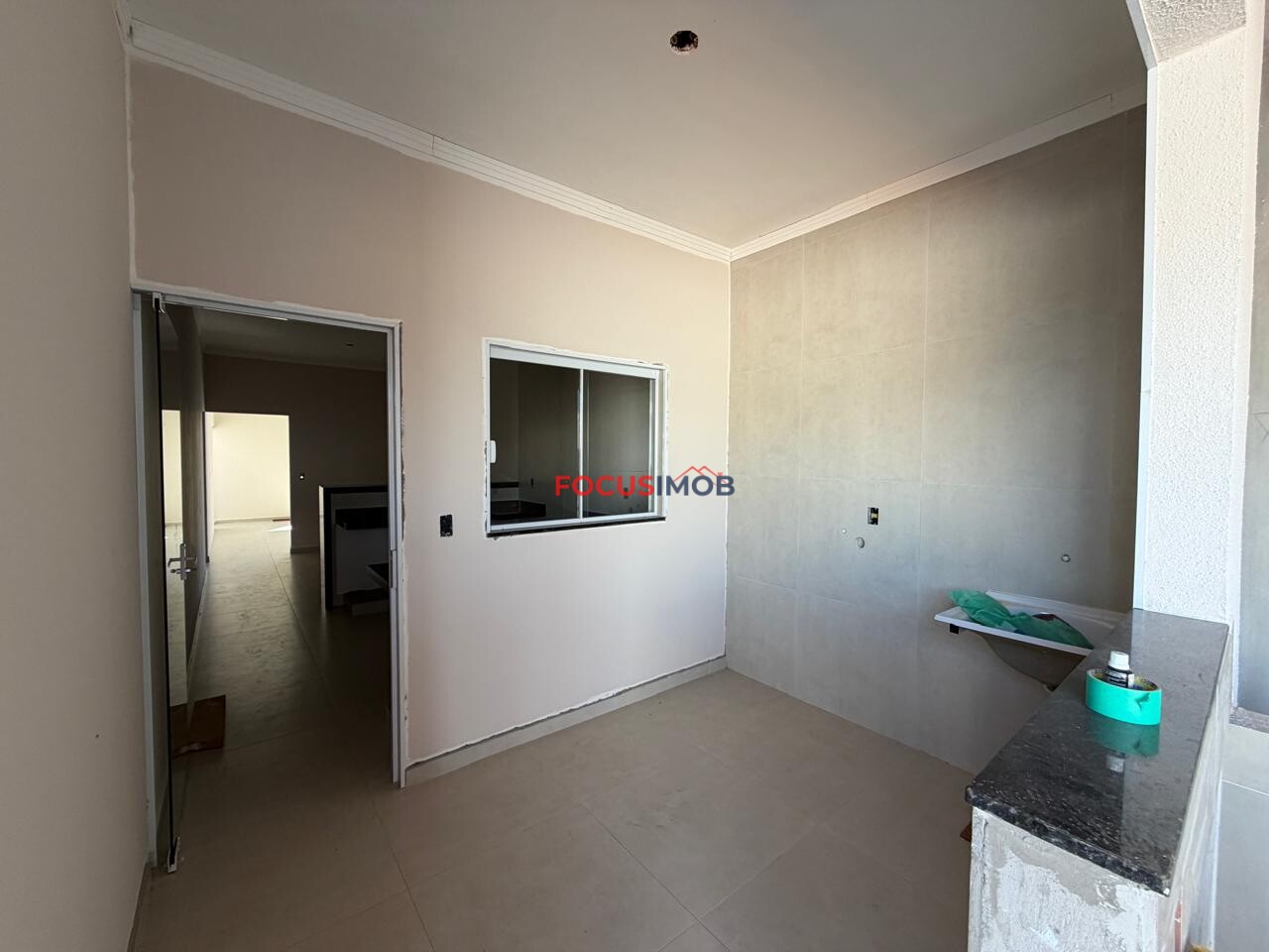 CASA À VENDA CONDOMÍNIO TERRAS DA CACHOEIRA ESTUDA POSSIBILIDADE DE PERMUTA EM APARTAMENTO.