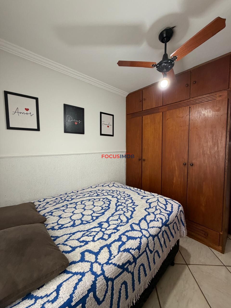 CASA A VENDA NO CONDOMINIO ARAUCARIAS QUE ACEITA CHACARA COMO PERMUTA