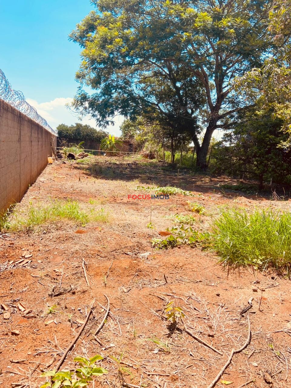 Terreno à Venda no Condomínio Estância Pantanal de 600 metros