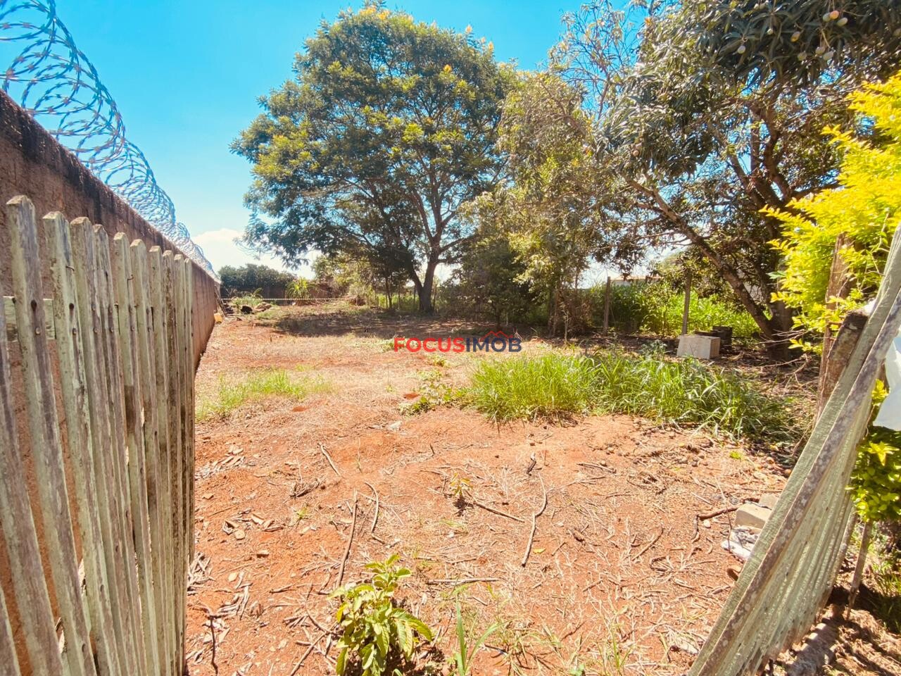 Terreno à Venda no Condomínio Estância Pantanal de 600 metros