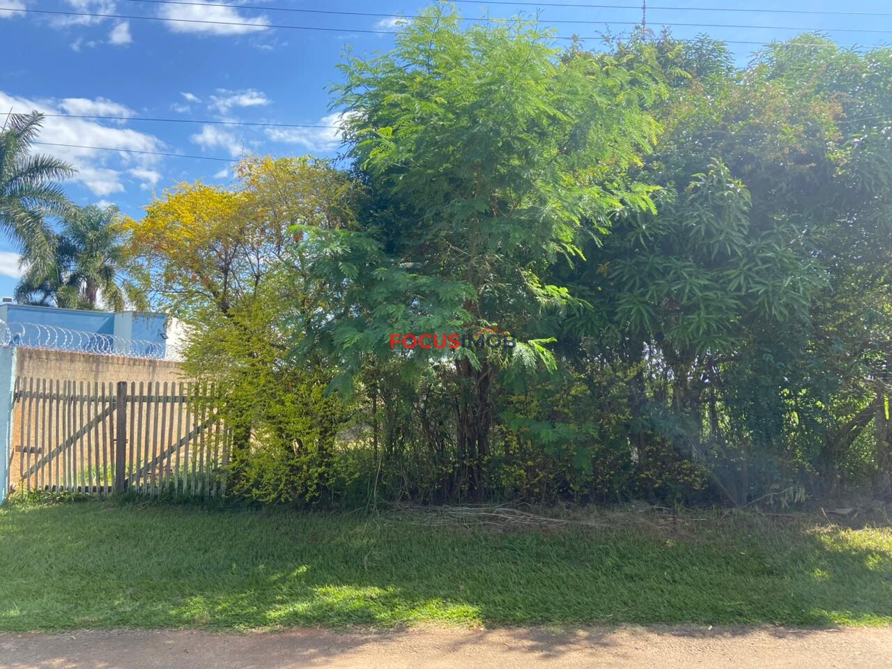 Terreno à Venda no Condomínio Estância Pantanal de 600 metros