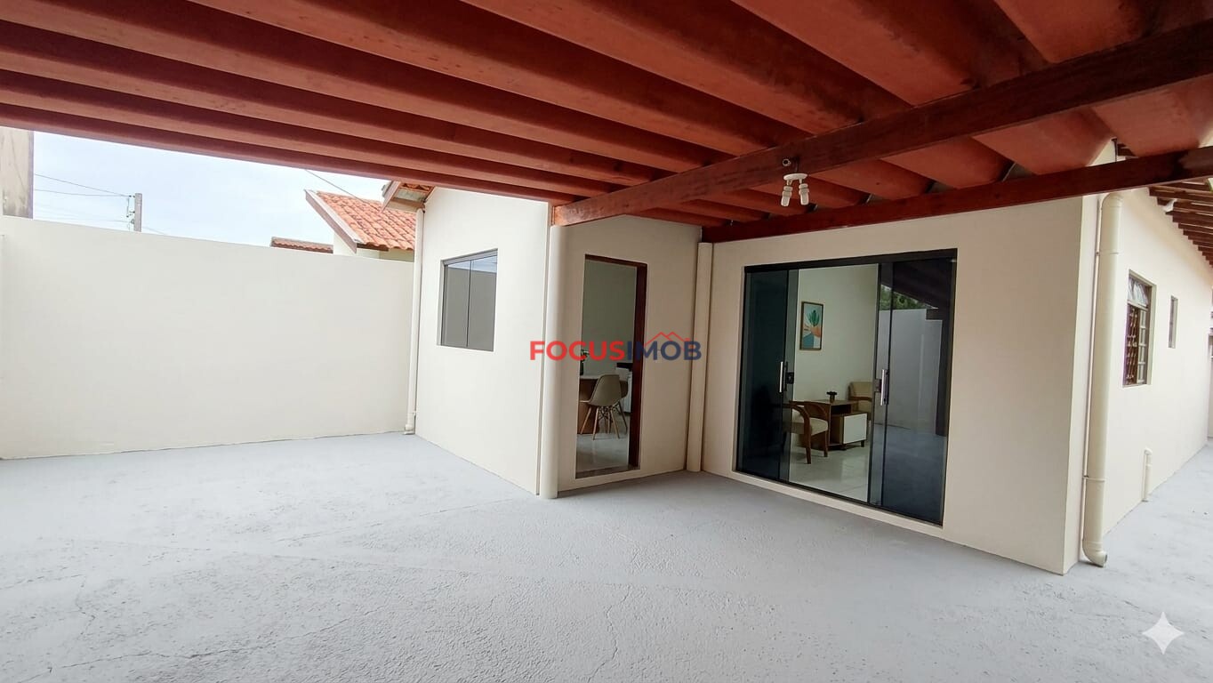 Casa à Venda no Jardim Guarujá – Conforto, Espaço e Excelente.